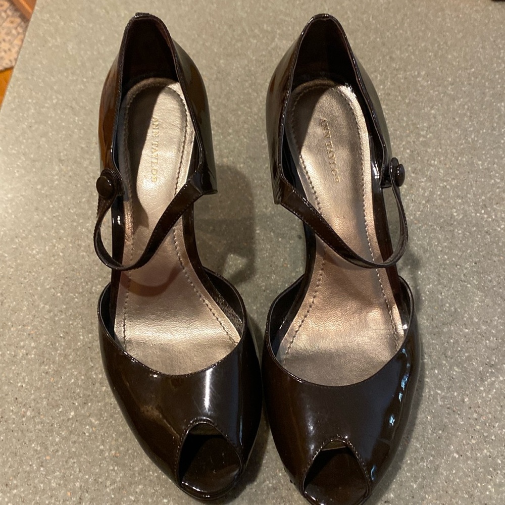 Ann Taylor Chocolate Patent Leather Pumps 8.5 VGUC
